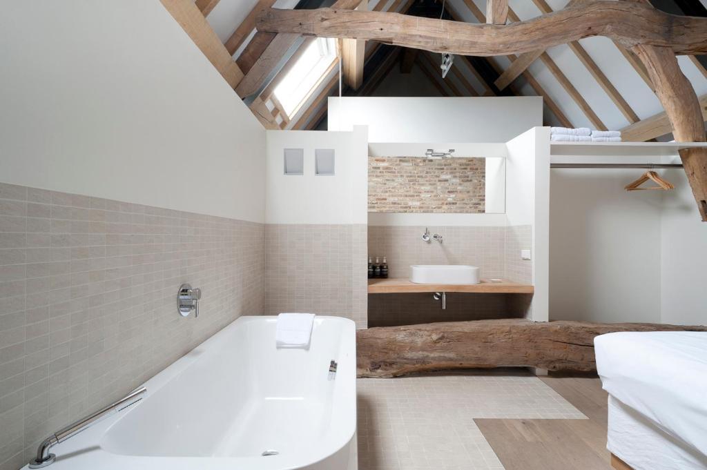 Penzion Cour 8 Lofts Maastricht Pokoj fotografie