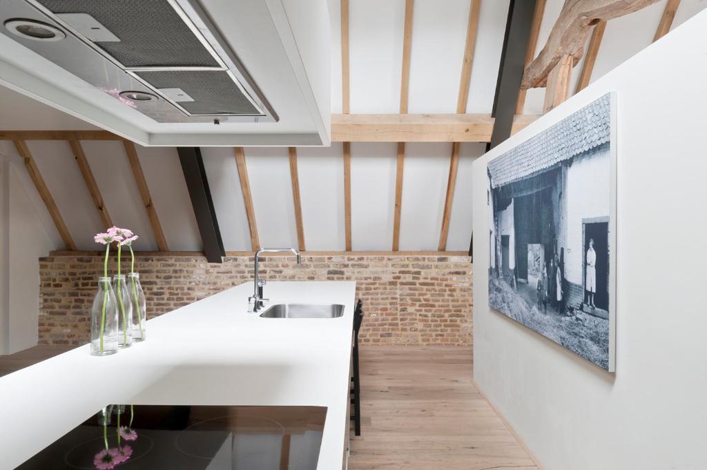 Penzion Cour 8 Lofts Maastricht Pokoj fotografie