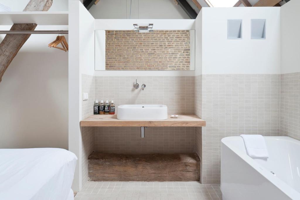 Penzion Cour 8 Lofts Maastricht Pokoj fotografie